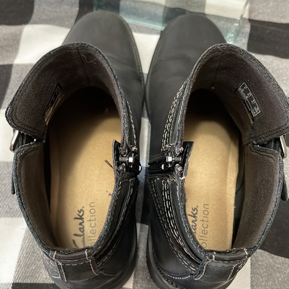 Clarks Women's Maye Black Nubuck Leather Ankle Strap Boot Booties Size 9.5 - Picture 8 of 12